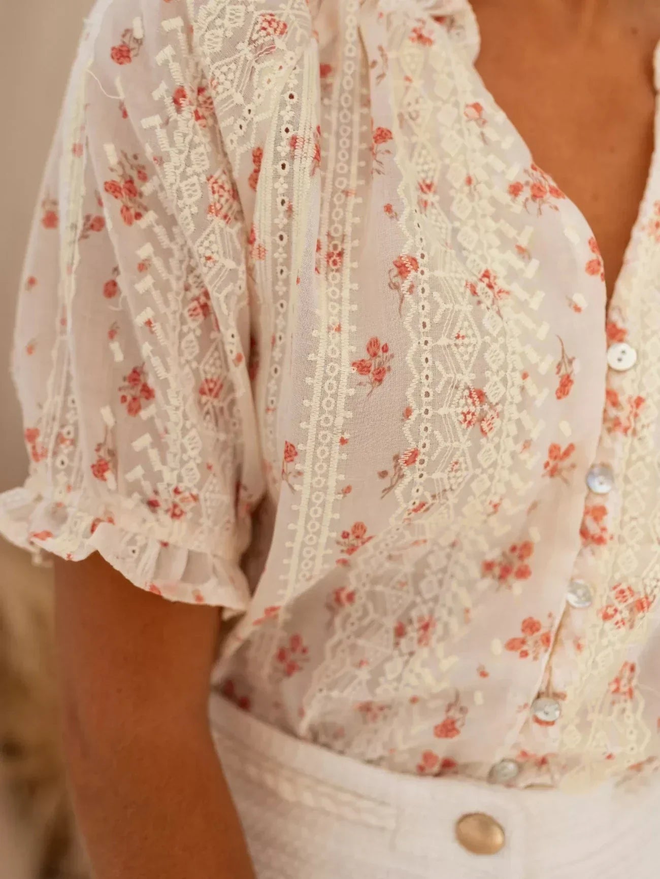 Alva™ | Blomsterbluse med Sommerlig Charme